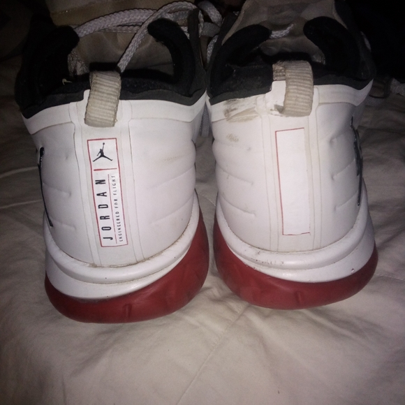 Jordan 12 - Picture 3 of 3